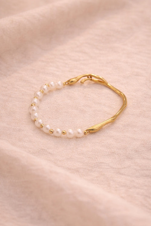 Lumière Pearl Cuff